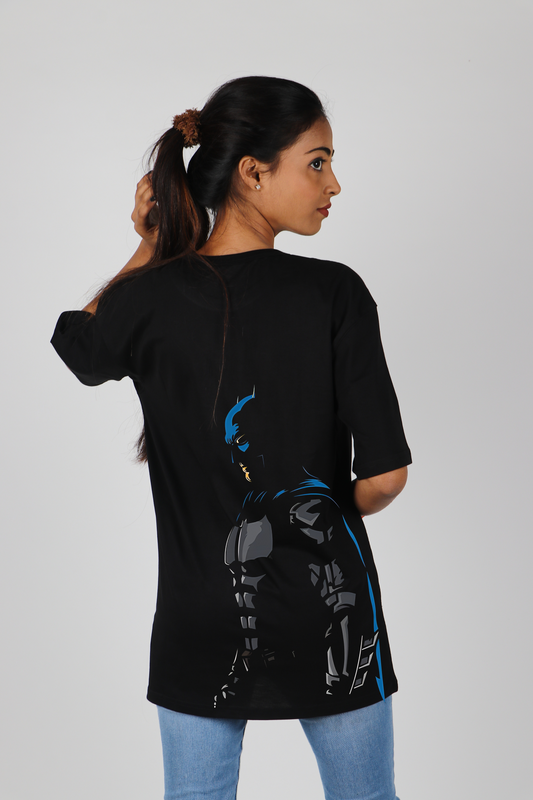Combine grit and glamour with this stylish Batman women's T-shirt for a powerful look.