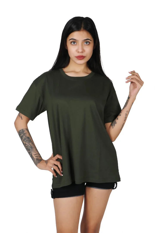 Dive into comfort with this dark green relaxed tee, a must-have for those seeking a perfect blend of style and relaxation