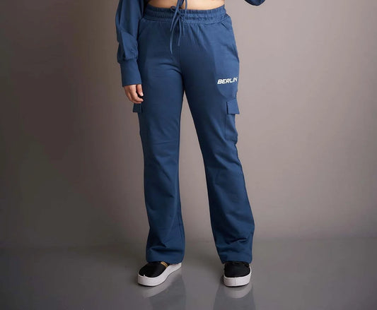  Experience on-the-go comfort with these stylish navy blue joggers, a versatile and relaxed addition to your casual wardrobe.
